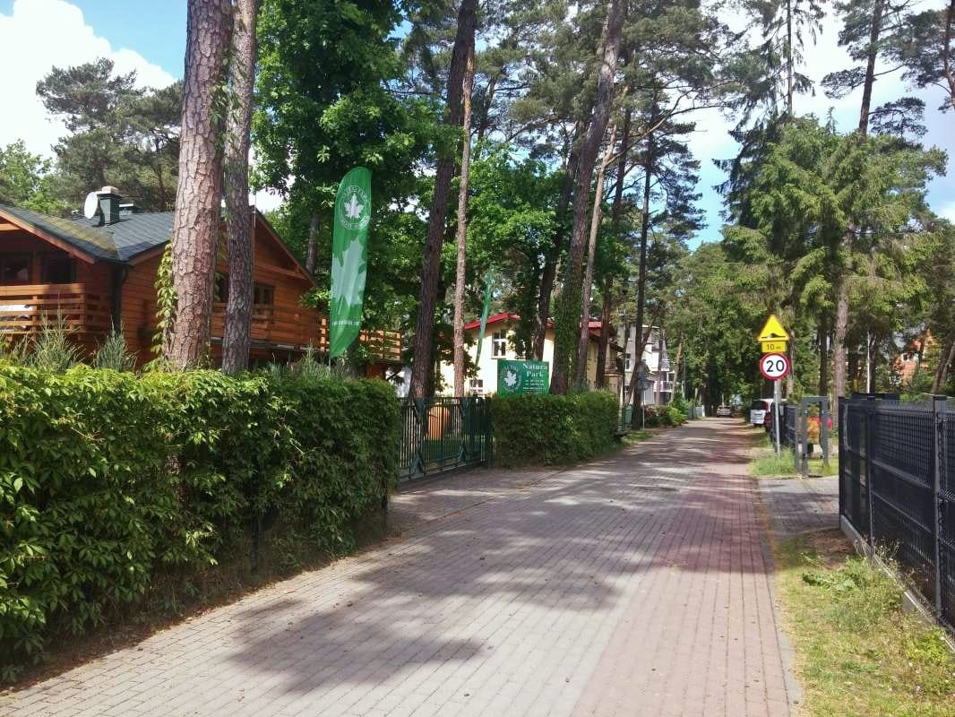 Ścieżka prowadząca do ośrodka